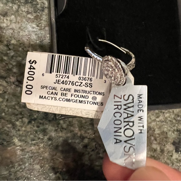 NWT Macys earrings - Picture 4 of 4